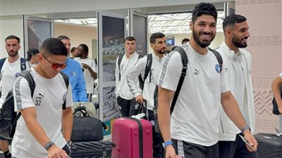 تحضيرا لمواجهة الأهلي السعودي.. بعثه بيراميدز تصل لجدة 