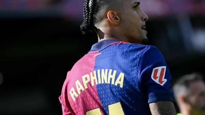 بقميص برشلونة.. رافينيا سابع برازيلي يصل إلى المباراة رقم 150