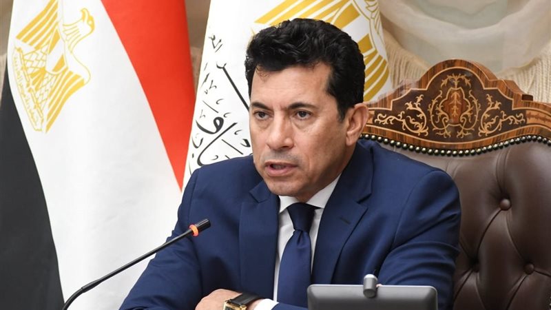 وزير الشباب والرياضة