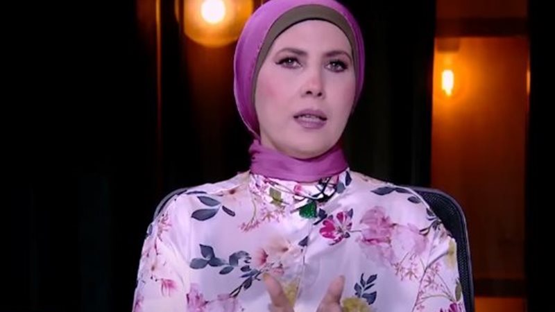 الإعلامية نيفين منصور