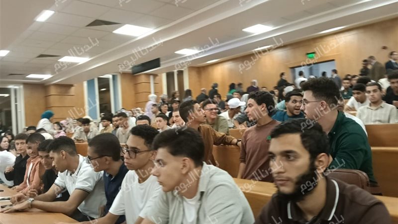 طلاب جامعة القاهرة