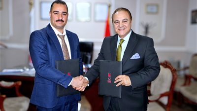 بمزايدة علنية.. توقيع عقد فندق سياحي جديد في سوهاج على ضفاف النيل