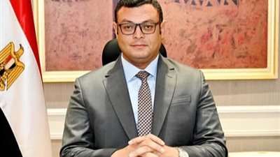 وزير الإسكان يتابع أعمال تطوير محور محمد بن زايد لربط القاهرة الجديدة بالعاصمة الإدارية