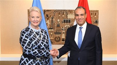 وزير الخارجية يبحث مع برنامج الغذاء العالمي تعزيز الأمن الغذائي ودعم غزة