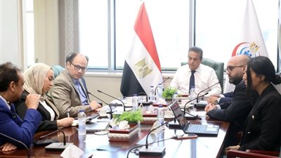 الصحة: اجتماع لمتابعة تطوير الرعايات والحضانات والطوارئ بجميع المحافظات