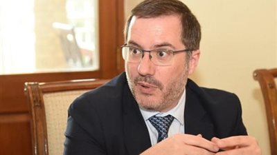 بعد الاعتراف الرسمي بدولة فلسطين.. السفير البريطاني يوجه رسالة لمصر 