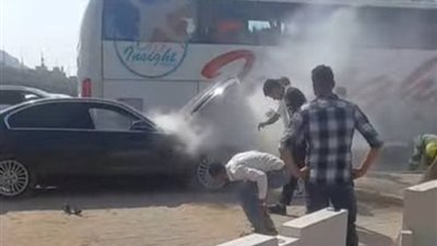حريق يلتهم سيارة الإعلامي أحمد شوبير على طريق صلاح سالم