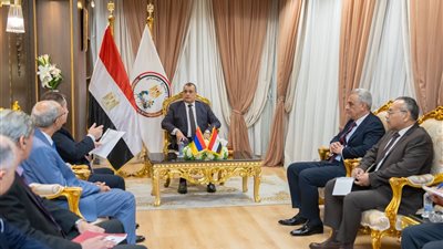 وزير الإنتاج الحربي يبحث مع السفير الأرميني تعزيز التعاون الصناعي والعسكري