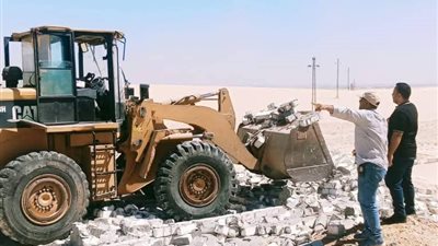 شن حملات مكبرة لإزالة التعديات على الأراضي الزراعية بالمنيا 