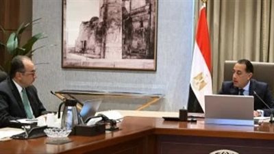 رئيس الوزراء يستعرض جهود تطوير شركات الغزل والنسيج