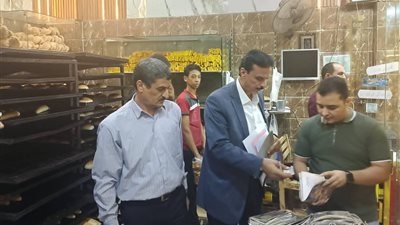 تموين سوهاج يقود حملة مكبرة علي المخابز السياحية والمحال التجارية