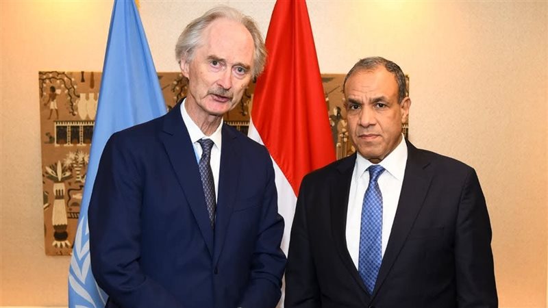وزير الخارجية يلتقى