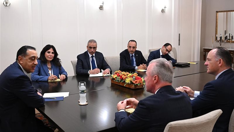 مدبولي مع وفد شركة