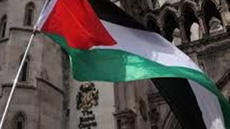علم فلسطين يرفرف