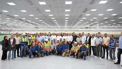 إعادة صياغة.....رئيس الوزراء يتفقد مصنع 