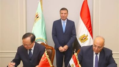 وزير الزراعة يشهد توقيع بروتوكول بين بحوث الصحراء والأكاديمية الصينية 