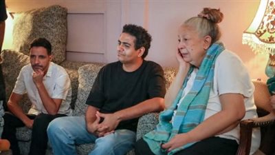 زيارة سمية الألفي لكواليس فيلم 