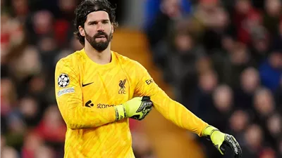 صدمة لليفربول.. مدة غياب أليسون بيكر تصل إلى 6 أسابيع