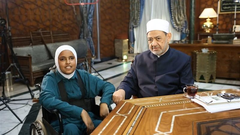 شيخ الأزهر برفقة