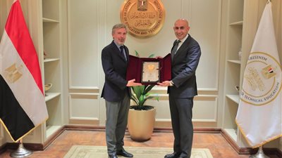 وزير التربية والتعليم يلتقي السفير الإيطالي.. ويشيد بالتعاون المثمر في مجال التعليم الفني