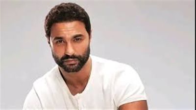 كريم فهمي يرد على شائعات انسحابه من مسلسل ياسمين عبد العزيز 