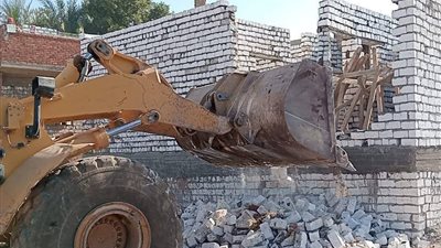 حملة مكبرة لإزالة التعديات على الأراضي الزراعية وأملاك الدولة بالمنيا 