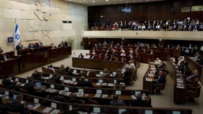 طرد عضو يساري وآخر عربي من قاعة الكنيست لاعتراضهما على كلمة ترامب