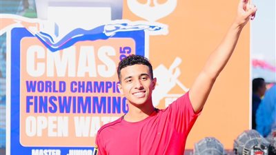 بطل العالم في السباحة بالزعانف: البطولة أضافت إلى خبرتي و سعيد بتحقيق الميدالية الذهبية