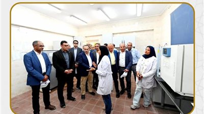 وزير الإسكان ومحافظ أسيوط يتفقدان محطة تنقية مياه الشرب بأسيوط الجديدة