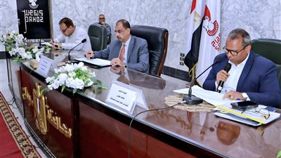 اجتماع موسع بسوهاج للجنة الرئيسية لحصر مباني الإيجار القديم استعدادًا لتطبيق القانون الجديد