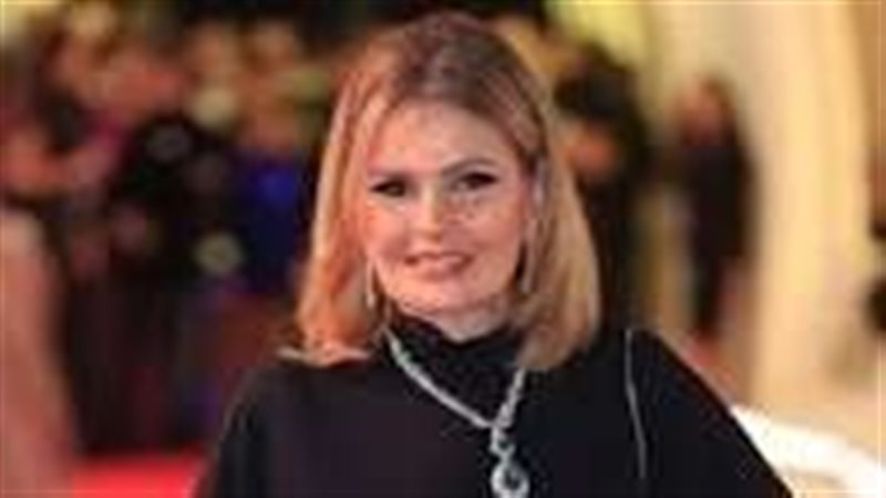 الفنانة يسرا