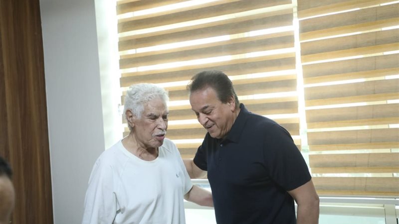 وزير الصحة يزور حسن