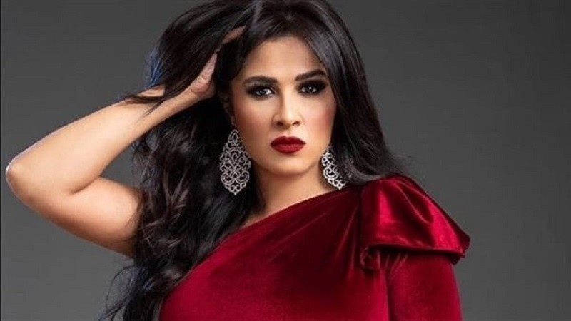 النجمة ياسمين عبد