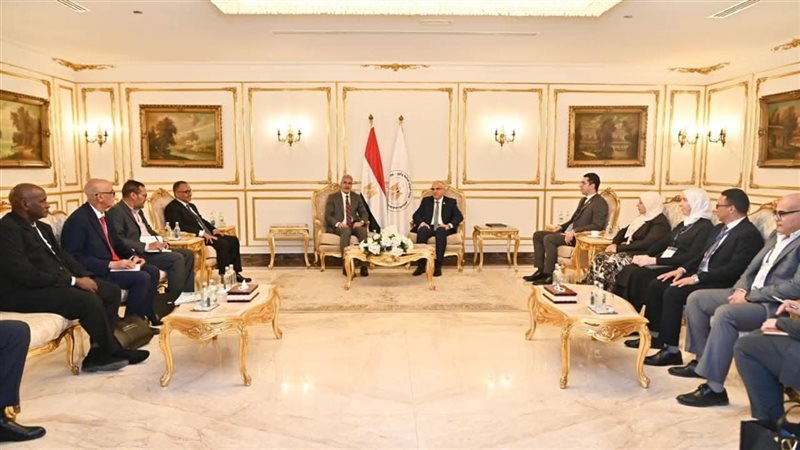 وزير الموارد المائية