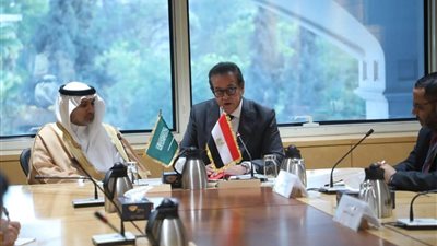 وزير الصحة يناقش مع نظيره السعودي تعزيز التعاون وتوطين صناعة الأدوية بمصر