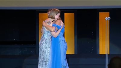 يسرا عن منة شلبي في مهرجان الجونة السينمائي: ممثلة جريئة وناعمة وتخش القلب على طول