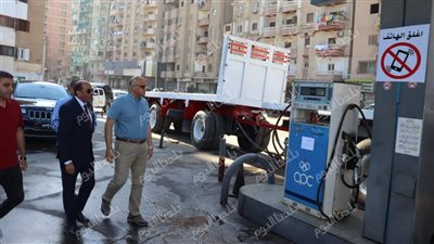 بعد رفع أسعار الوقود.. محافظ القليوبية يقود جولة مفاجئة لضبط التعريفة الجديدة