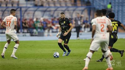 الاتحاد يسقط في فخ التعادل أمام نظيره الفيحاء بدوري روشن السعودي