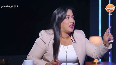 نيفين وجيه: السيدات تتخلي عن الأبناء للأب من أجل الزواج والعيش بحرية