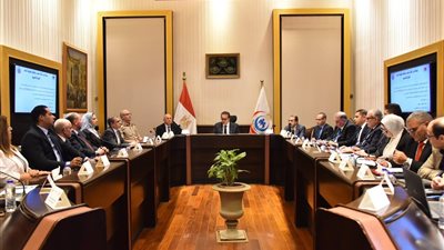 وزير الصحة يؤكد أهمية توحيد أسعار الدم وتنظيم حملات التبرع
