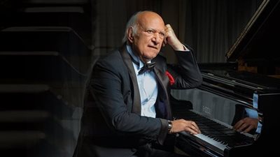 قبل ساعة من البداية.. حفل الموسيقار عمر خيرت كامل العدد بمهرجان الموسيقى العربية