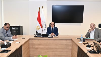متابعة تنفيذ المشروع القومي لضبط نهر النيل ضمن جهود تطوير منظومة الري المصرية