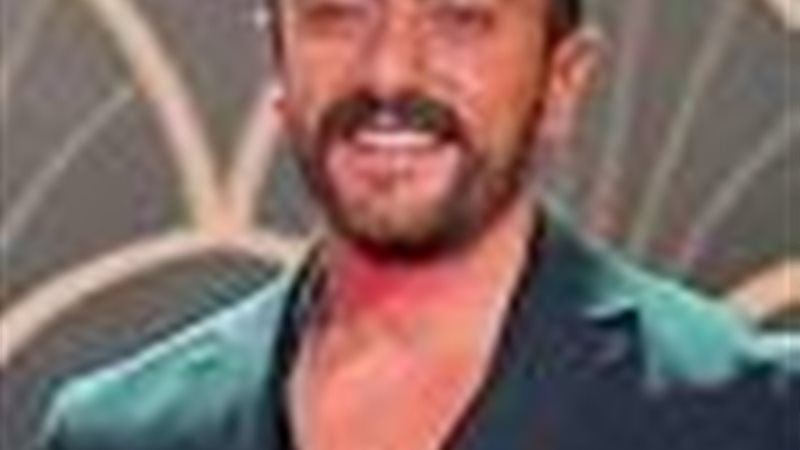 الفنان أحمد العوضي