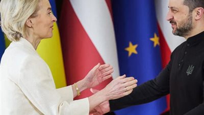 الاتحاد الأوروبي يوافق مبدئيًا على استخدام الأموال الروسية المجمدة لدعم كييف