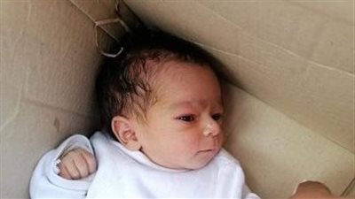 ولدت بين القبور واحتضنتها الحياة من جديد.. حكاية الطفلة حور رضيعة المعصرة