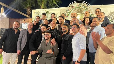  قبل الحفل الرسمي بالقاهرة.. أحمد جمال يحتفل بزفافه وسط أسرته بطنطا