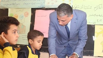 وكيل تعليم الجيزة يتفقد المدارس.. ويصدر قرارات صارمة لضمان الانضباط