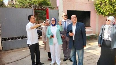 مدير تعليم القاهرة في جولة ميدانية لمتابعة انتظام سير الدراسة