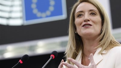 رئيسة البرلمان الأوروبي تشيد بجهود مصر.. وتؤكد محورية دورها الإقليمي