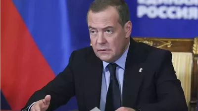 مدفيديف: إلغاء ترامب قمة موسكو يمنحنا الحق في ضرب كييف وإنهاء المفاوضات